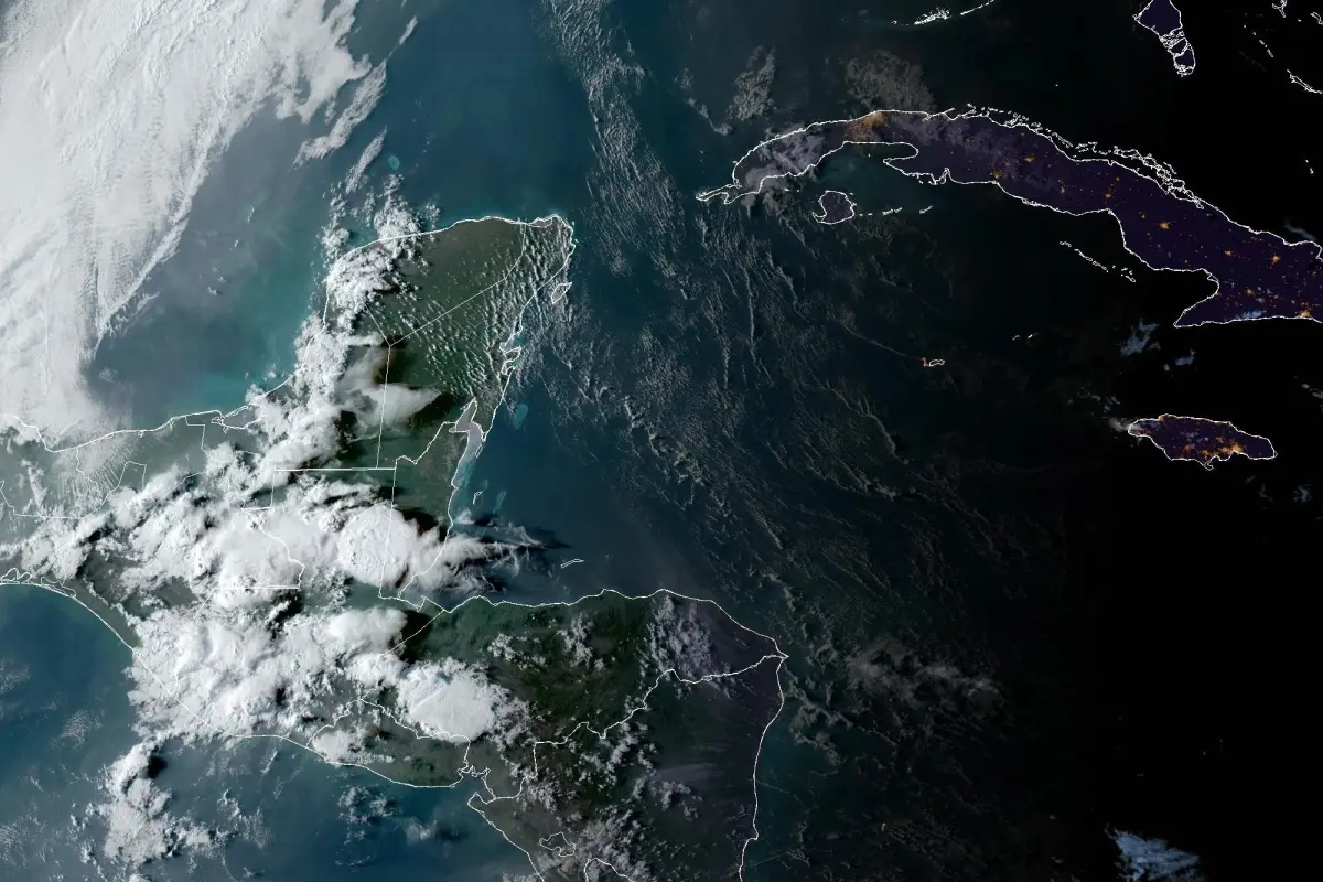 La imagen satelital muestra el acercamiento de un frente frío al país., GOES