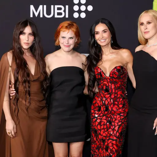 Demi Moore y sus hijas ,Instagram