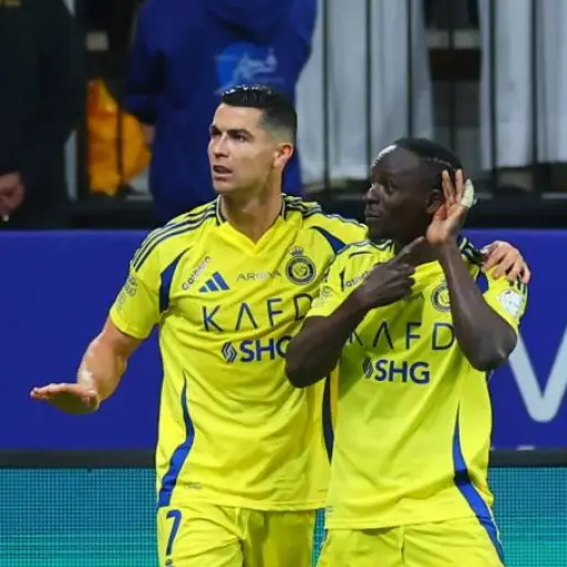 Cristiano Ronaldo marcó doblete al club Al hila 