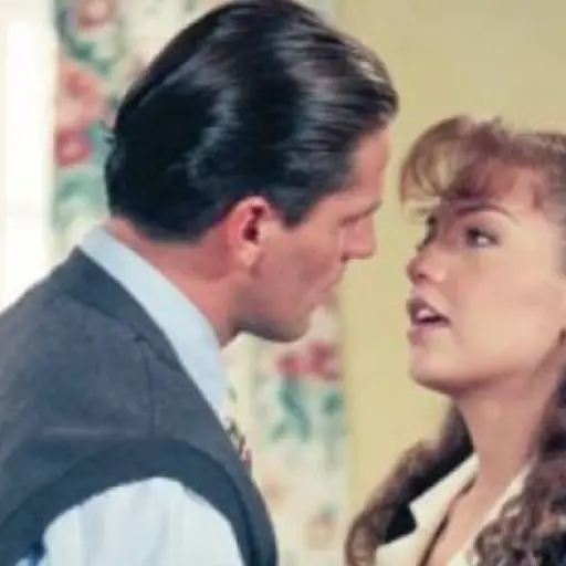 Héctor Soberón en la telenovela María la del barrio. ,Captura de pantalla video Youtube.