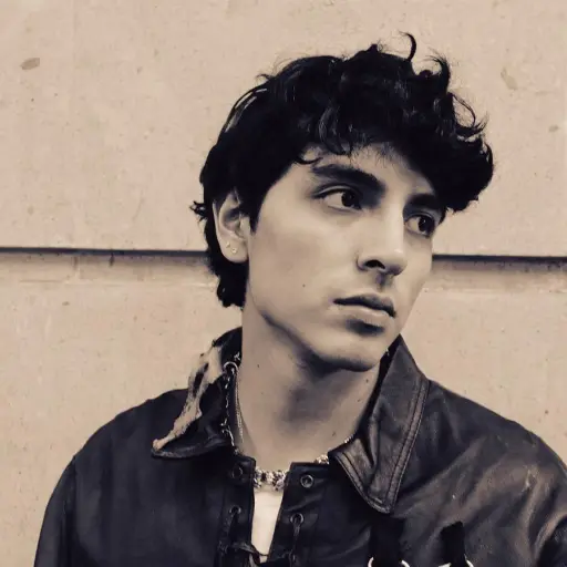 Velarde ,Redes sociales