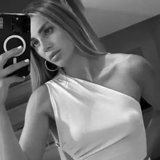 Muerte de Miss Europa-Kosovo. ,Redes sociales