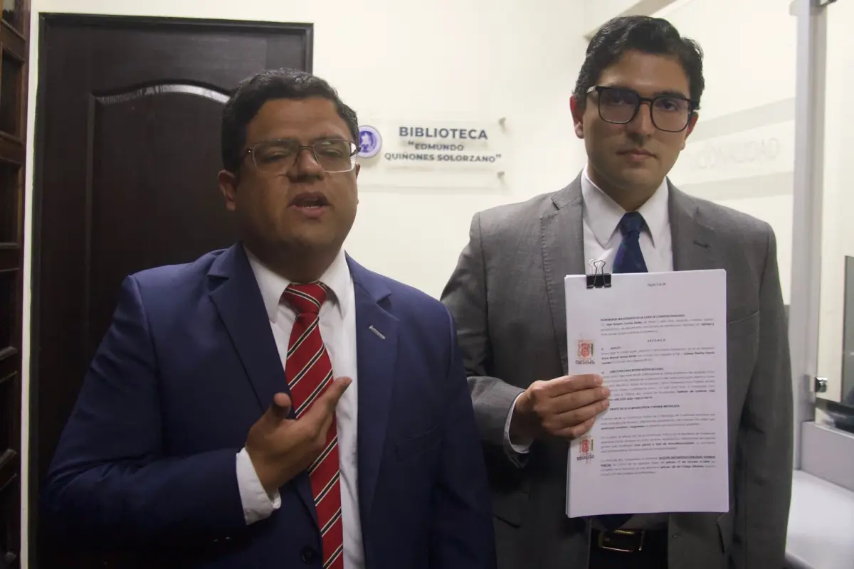 abogados presentan acción en la Corte de Constitucionalidad sobre uso del NIT