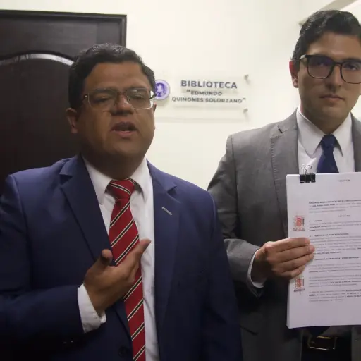 abogados presentan acción en la Corte de Constitucionalidad sobre uso del NIT