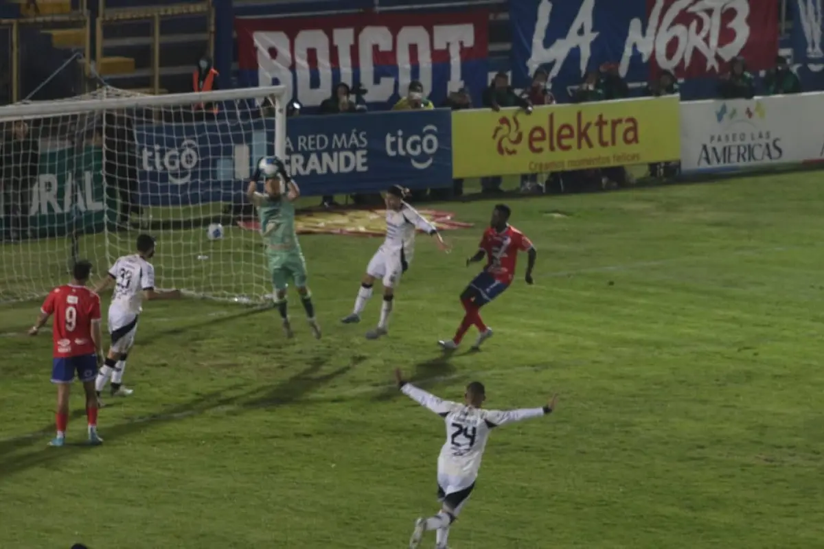 Partido entre Xelajú MC y Deportivo Mixco - Willber Colloy