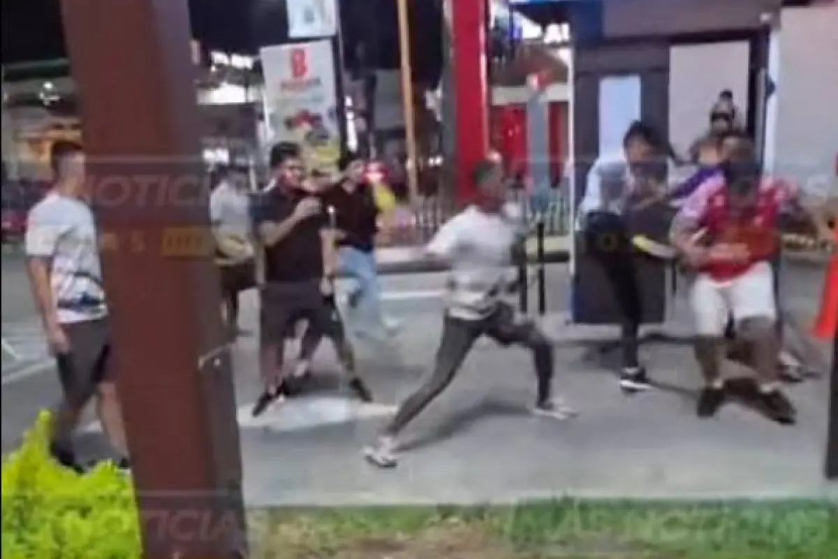 Jugadores de Antigua y aficionados de Malacateco se van a los golpes - Más Noticias Malacatán