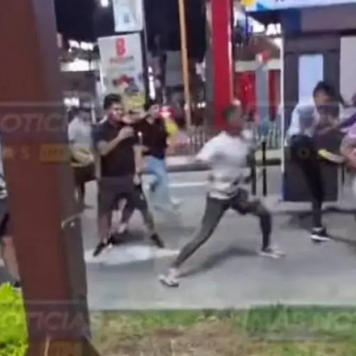 Jugadores de Antigua y aficionados de Malacateco se van a los golpes - Más Noticias Malacatán