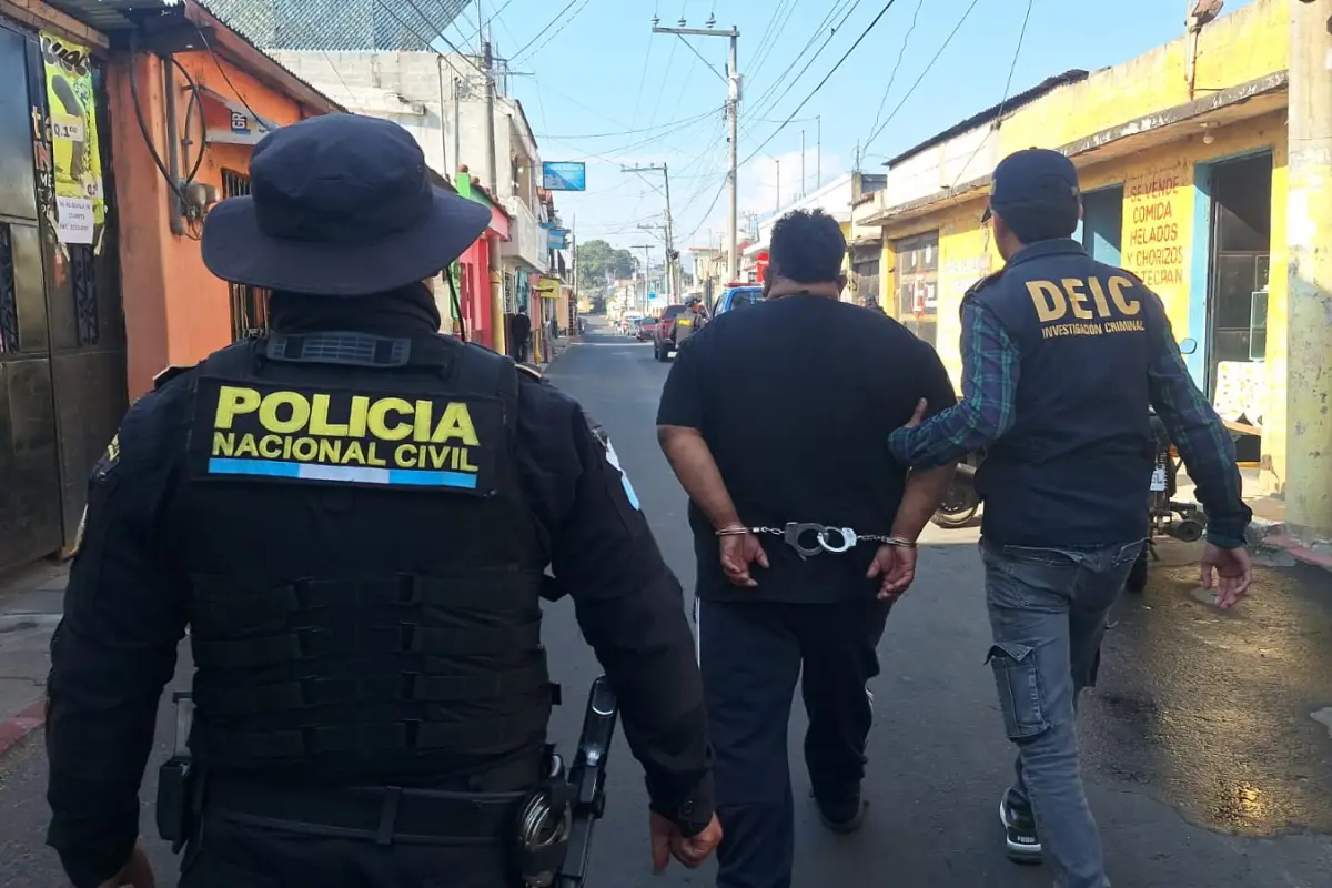 Uno de los detenidos en el “operativo Cisnes Grises”., PNC
