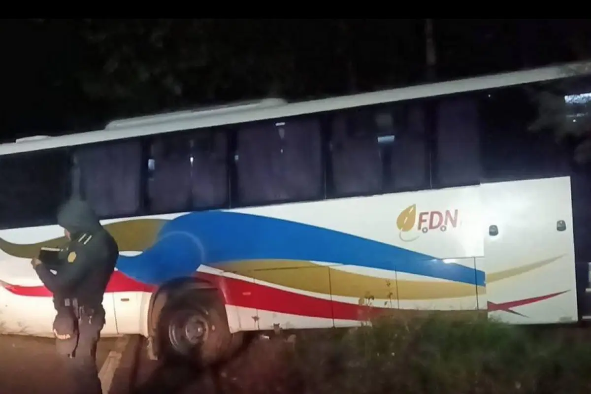 La unidad se accidentó en el km. 173., Bomberos Voluntarios