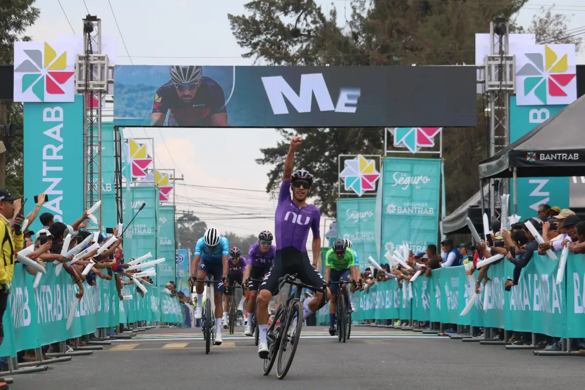 El colombiano Jhonatan Chaves gana la primera etapa de la Vuelta Bantrab 2025 - Alejandro Chet