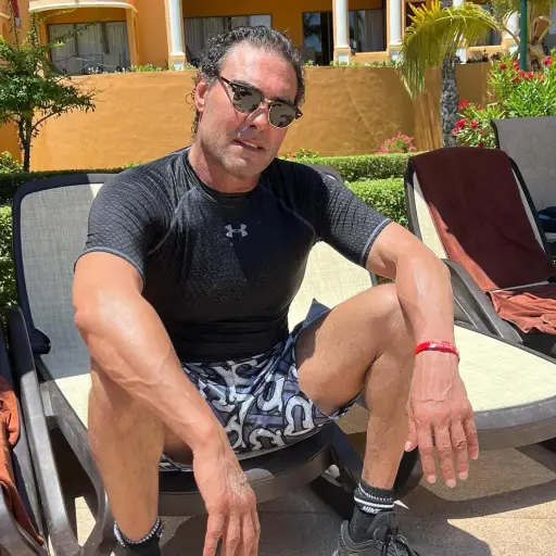 Eduardo Yáñez ,Redes sociales