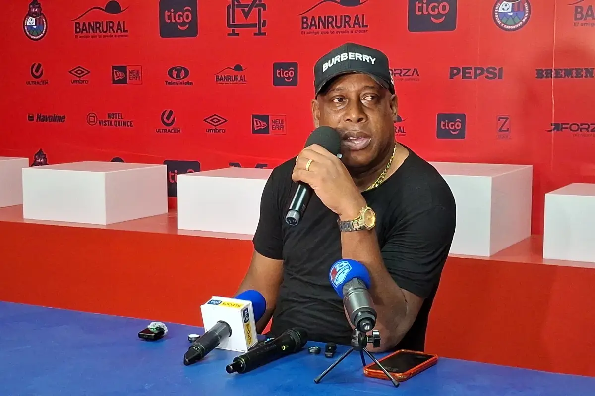 Hernán Medford, técnico del Deportivo Marquense - Alex Meoño