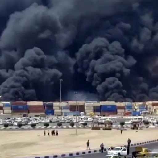 Teherán, 26 abr (EFE) , Al menos cuatro personas murieron y más de medio centenar resultaron heridas en una explosión ocurrida este sábado en el puerto de Shahid Rajai, situado en la ciudad de Bandar Abás, en el sur de Irán