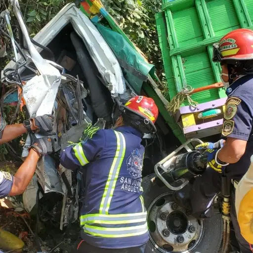 Los Bomberos Municipales Departamentales intentaron reanimar a la persona fallecida. ,Bomberos Municipales Departamentales. 