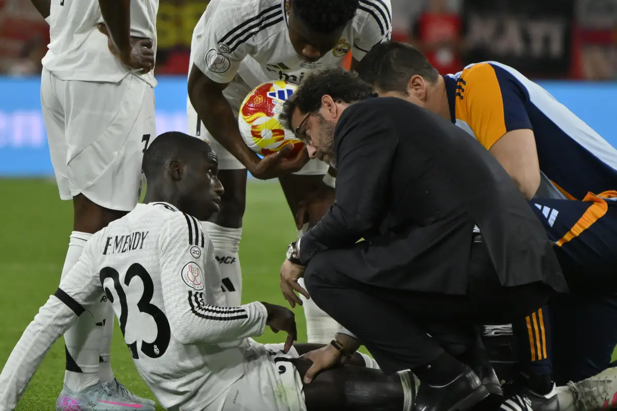 Mendy salió lesionado en la final de la Copa del Rey 2025 