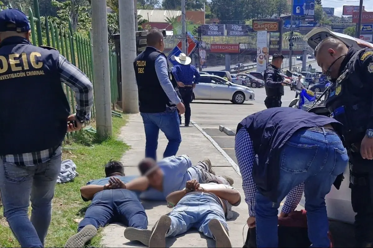 Los tres detenidos fueron llevados a la Torre de Tribunales., PNC de Guatemala.