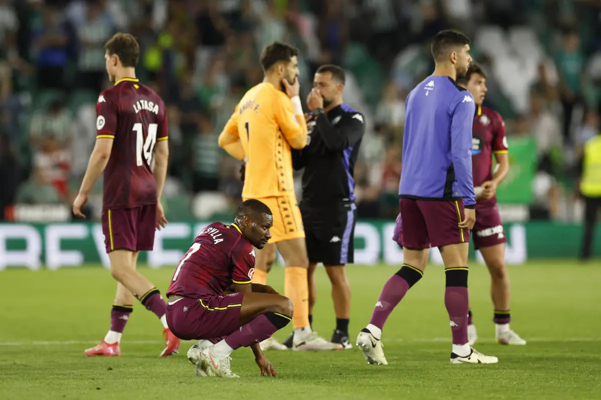 Real Valladolid, primer club descendido en España - EFE