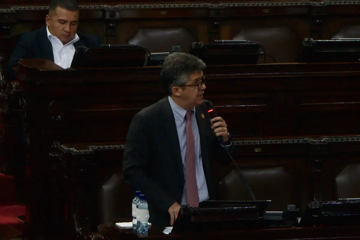 El ministro de Salud, Joaquín Barnoya, durante su interpelación en el Congreso., Omar Solís/Emisoras Unidas