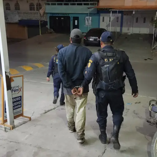 Uno de los presuntos sicarios detenidos. ,PNC