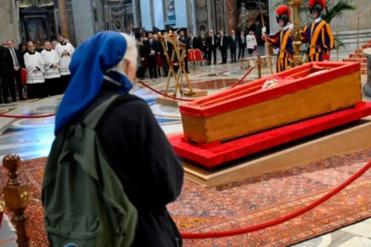 Sor Geneviève Jeanningros / Papa Francisco, Captura de pantalla