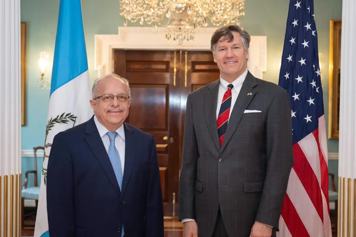 Fotografía publicada en la cuenta oficial del Subsecretario del Departamento de Estado de EE,  UU