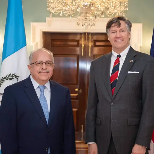 Fotografía publicada en la cuenta oficial del Subsecretario del Departamento de Estado de EE , UU