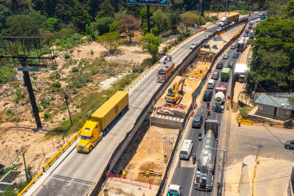 Construcción del segundo puente en el kilómetro 11.5 de la ruta a El Salvador. , Foto X