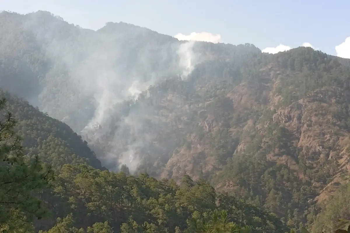 Un incendio forestal en Río Hondo, Zacapa.