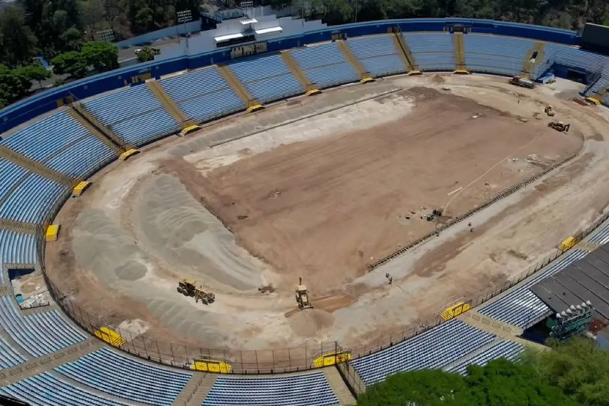 Actualmente el estadio Nacional Doroteo Guamuch Flores sufre trabajos de remodelación en engramillado y pista de atletismo 