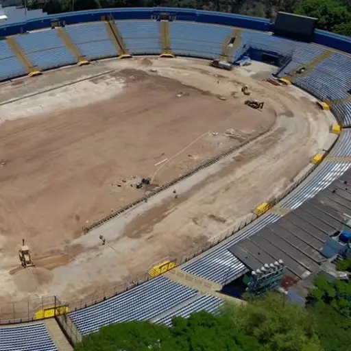 Actualmente el estadio Nacional Doroteo Guamuch Flores sufre trabajos de remodelación en engramillado y pista de atletismo 
