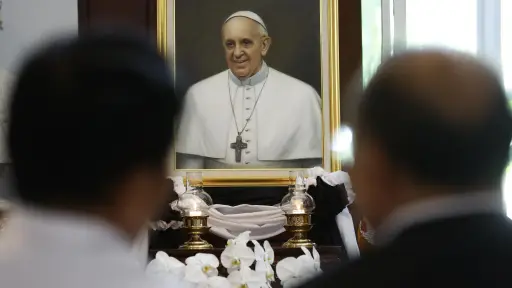 Trasladan el cuerpo del papa Francisco a la Basílica de San Pedro ,EFE