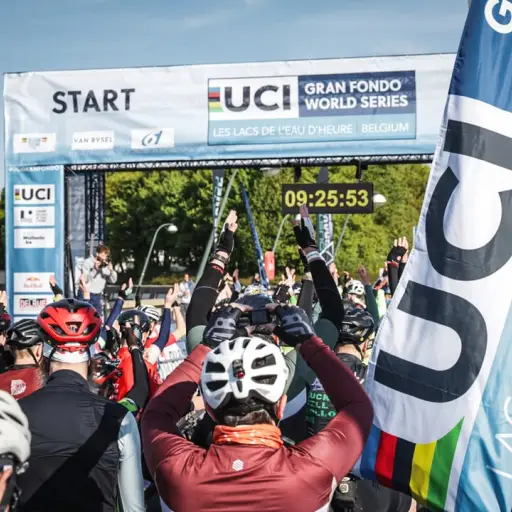 Más de 40 ciclistas heridos en una carrera en Bélgica - instagram granfondo_belgium
