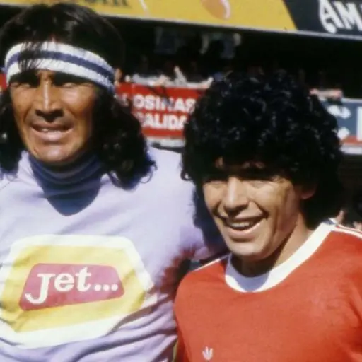 Hugo Gatti junto a Diego Armando Maradona - RR.SS.