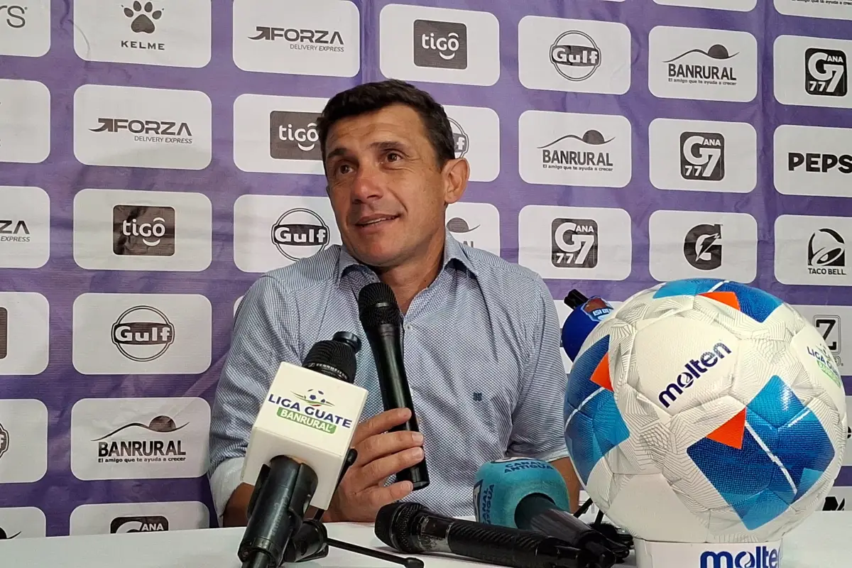 Sebastián Bini, técnico de Municipal - Alex Meoño