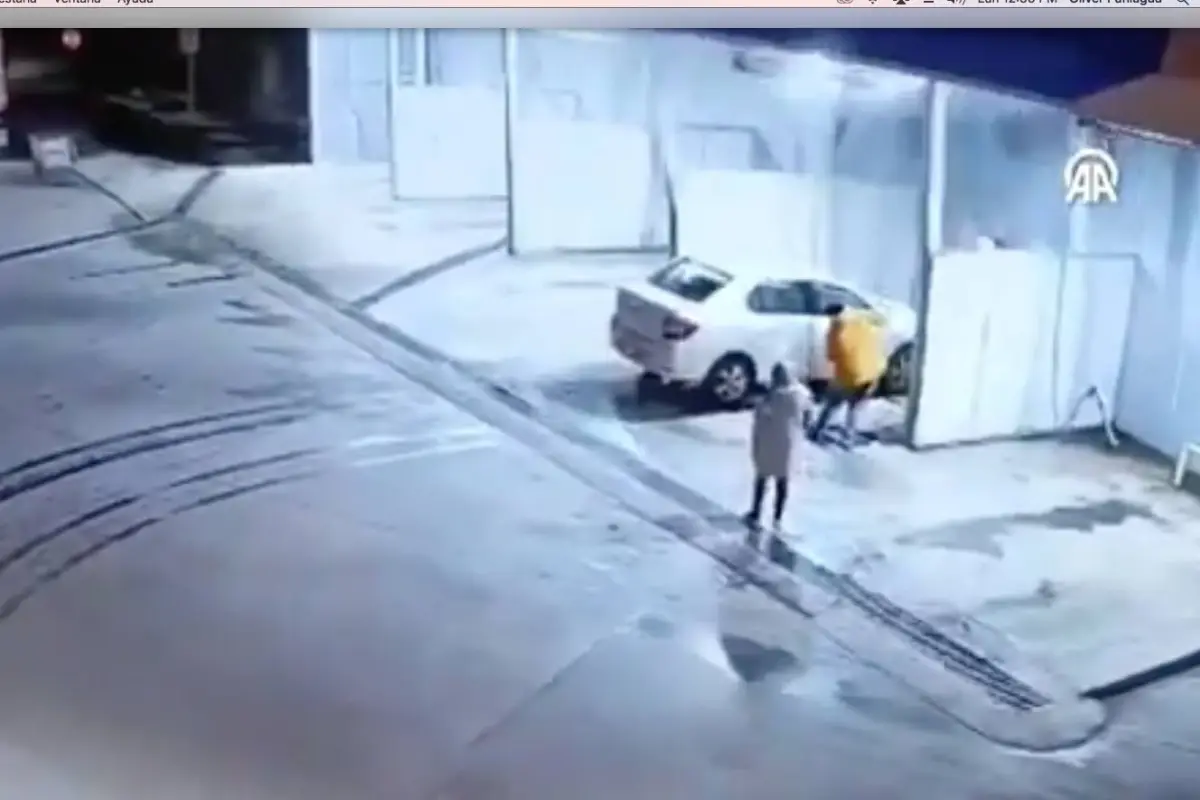 Tragedia en car wash., Captura de pantalla video X.