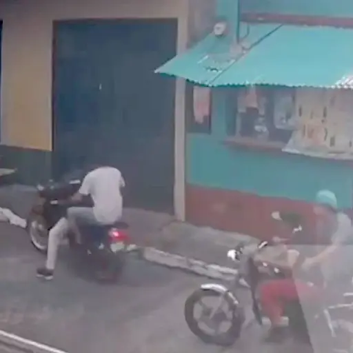 Cámaras captan sus asaltos en tiendas de barrio ,Captura de pantalla video X.