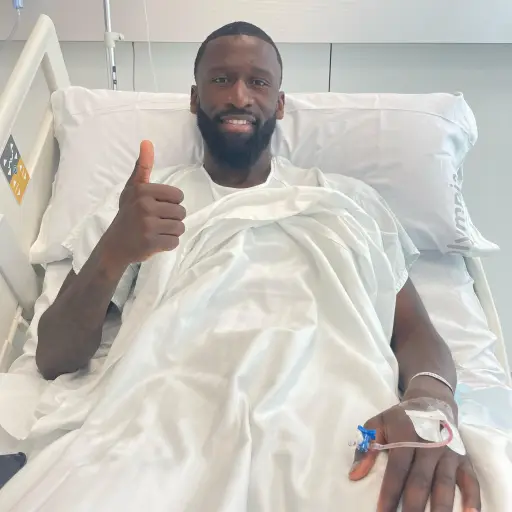 Antonio Rüdiger fue operado de una lesión en el menisco de su pierna izquierda - instagram @toniruediger