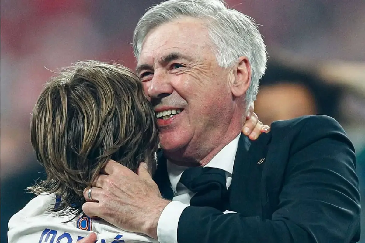Abrazo entre Carlo Ancelotti y Luka Modric - instagram @realmadrid