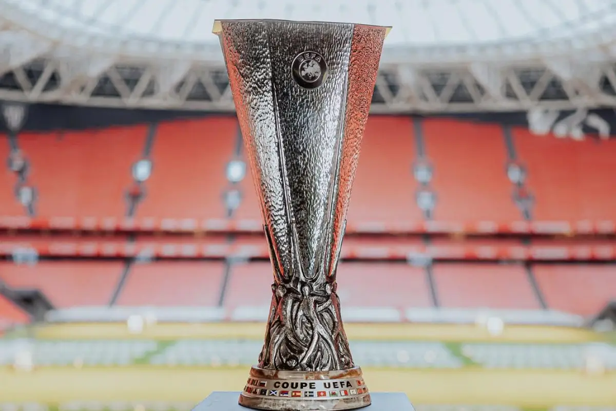 Trofeo de la UEFA Europa League - instagram @europaleague