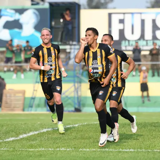 Celebración de Aurora ante el CSD Mictlán - Aurora FC