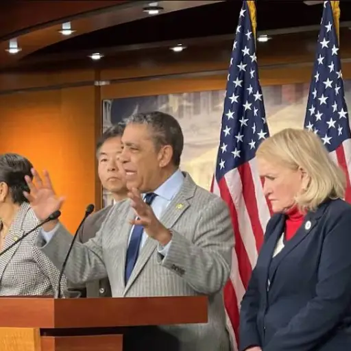 Esto dice la carta en la que Congresistas rechazan propuesta de impuesto a remesas  , X: @RepEspaillat.