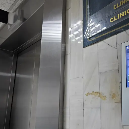 Los ascensores fueron puestos en funcionamiento en la Torre de Tribunales. ,Ángel Oliva/EU