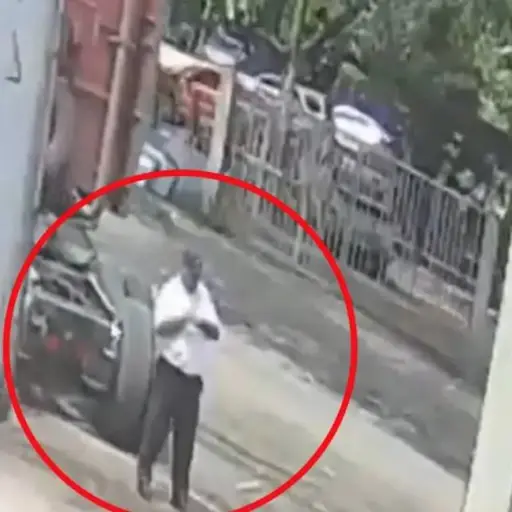 Hombre arrollado por un cabezal.  ,Captura de pantalla video X.