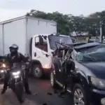 Los conductores de un camión y un vehículo particular estuvieron involucrados en el accidente. ,PMT de Villa Nueva