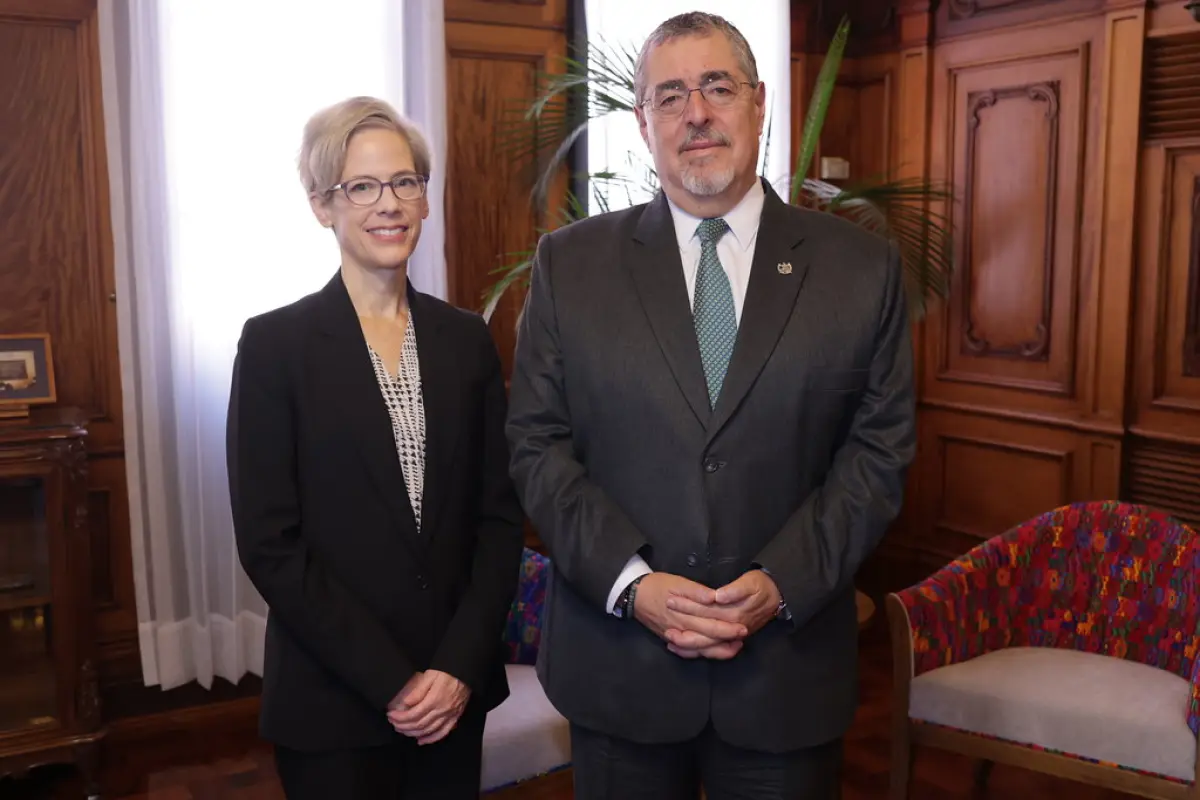 El presidente Bernardo Arévalo y la relatora de la ONU, Margaret Satterthwaite, sostuvieron una reunión en la Ciudad de Guatemala., Gobierno de Guatemala