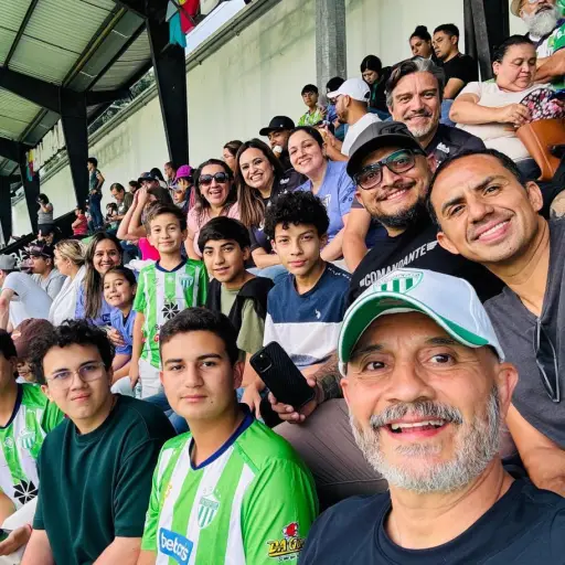 Afición de Antigua GFC en el estadio Pensativo 