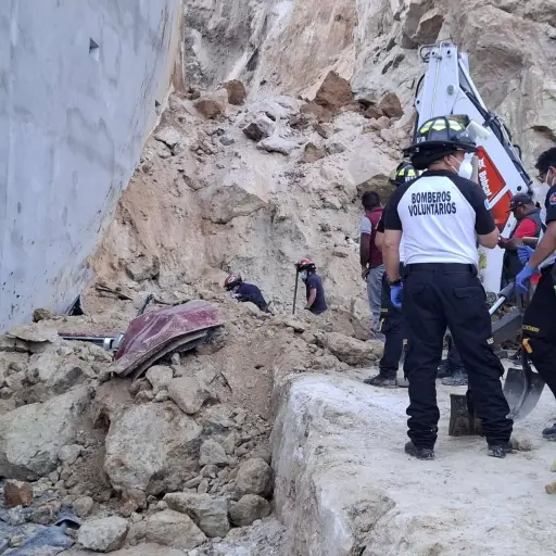 Bomberos acuden a emergencia en San Francisco El Alto, Totonicapán. ,Foto Bomberos Voluntarios