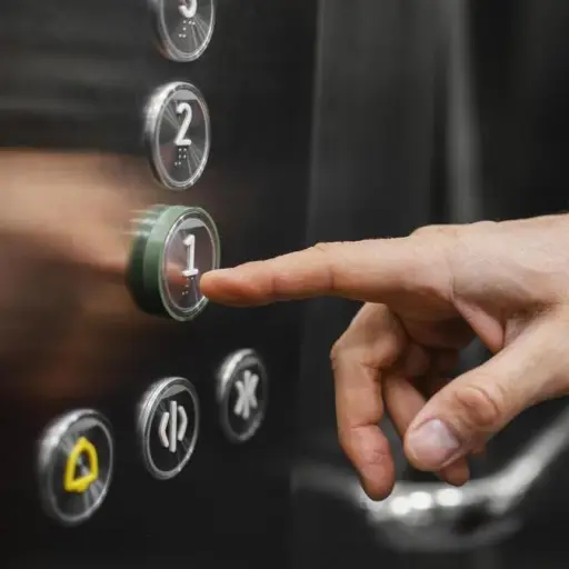 El ascensor se desprendió de su estructura. ,Ilustrativa de archivo: EFE