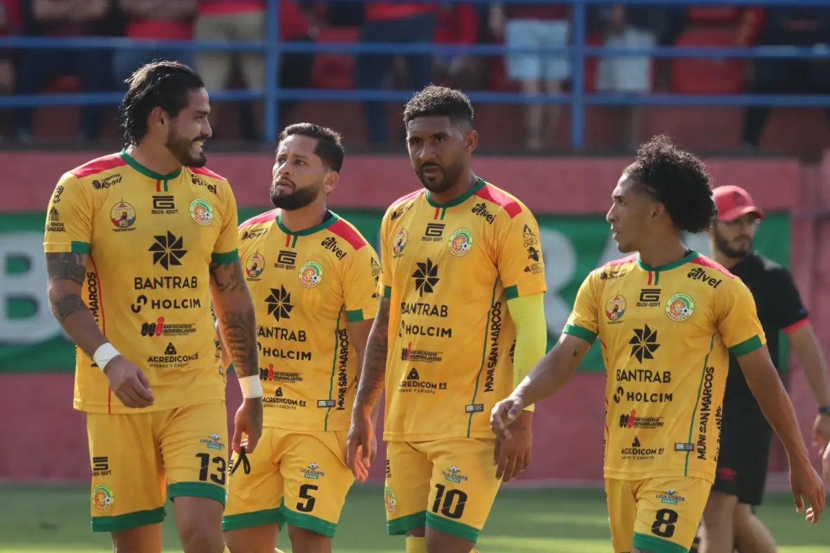 Jugadores del Deportivo Marquense - Alex Meoño
