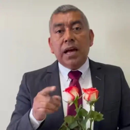 El jefe de la FECI, Rafael Curruchiche, sorprendió en las redes sociales con su mensaje por el Día de las Madres. ,Captura de pantalla. 